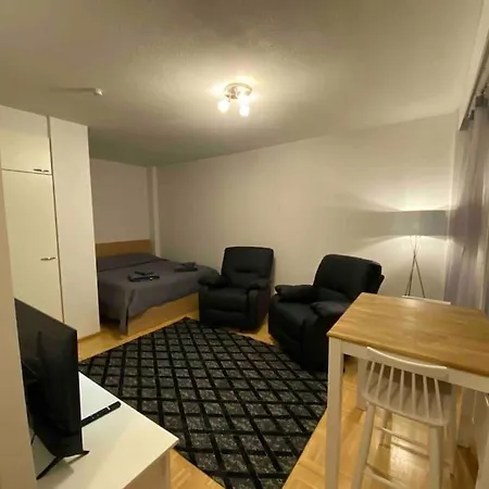 公寓 Saunallinen Yksioe Keskustassa 皮耶克赛迈基